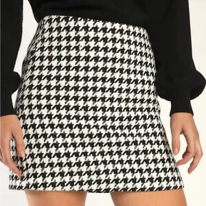 Lulu's Black and White Houndstooth Pencil Skirt